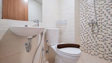 Standard Studio | Bathroom