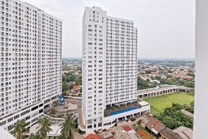 City view - Simple Nest Studio At Cisauk Point Apartment (Cisauk)