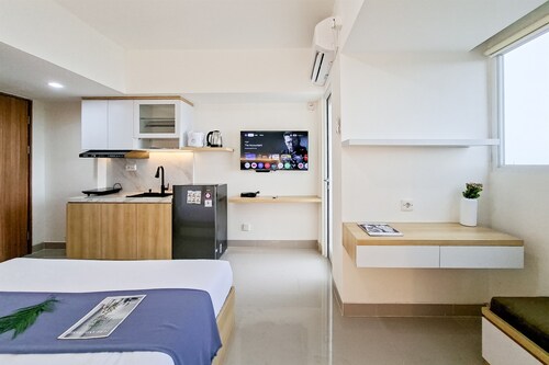 Comfy Studio With City View At Cisauk Point Apartment