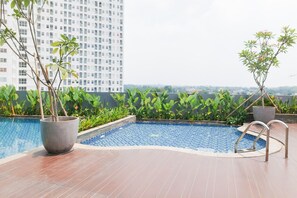 Pool - Studio Room At Cisauk Point Apartment (Cisauk)