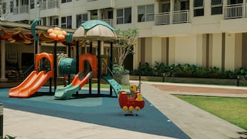 Área de juegos infantiles al aire libre