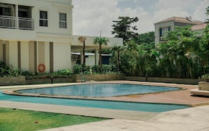 Outdoor pool - Comfortable Space And Neat Studio At Apartment Citra Living (Jakarta)
