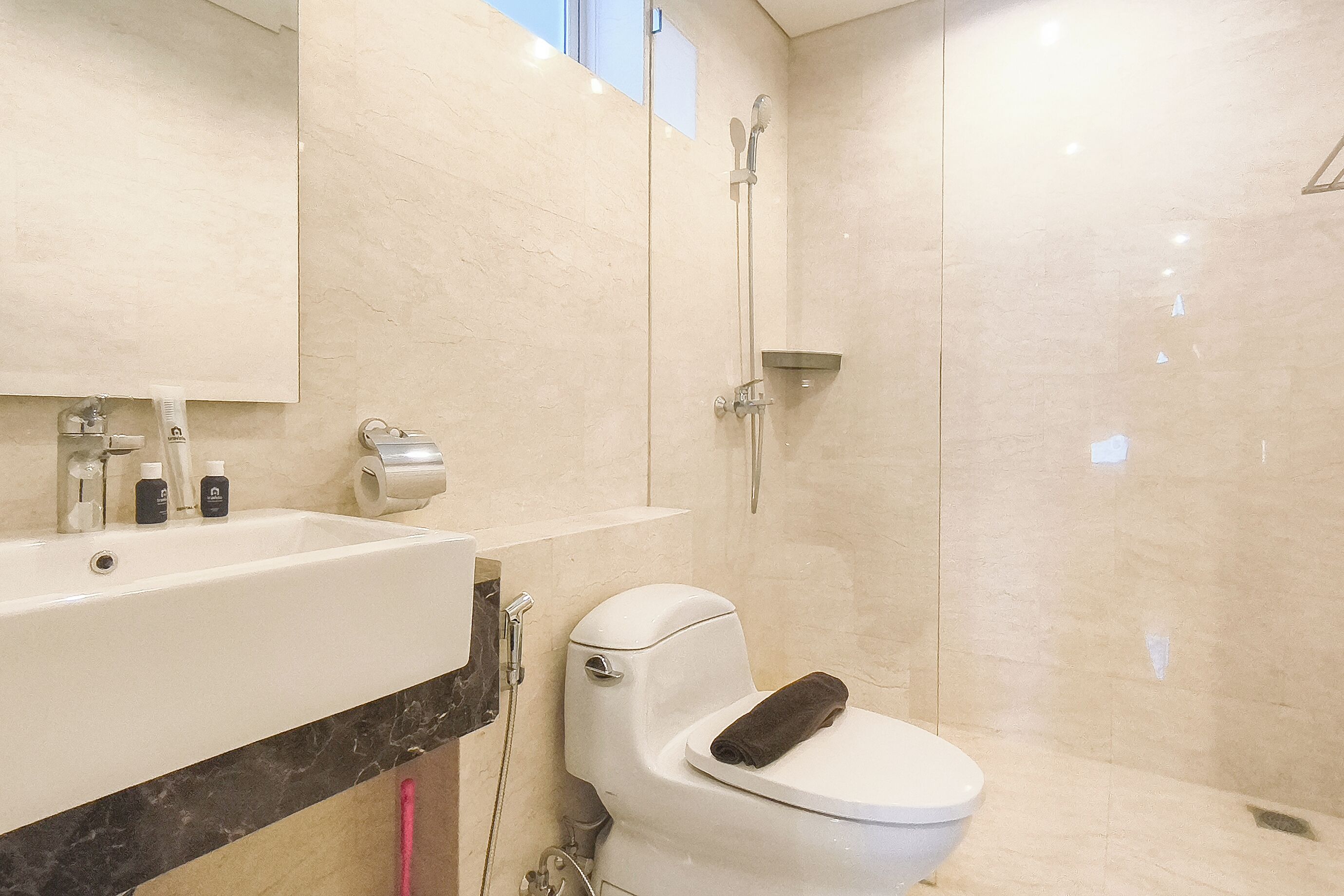 Standard Apartment | Bathroom