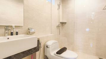 Standard Apartment | Bathroom