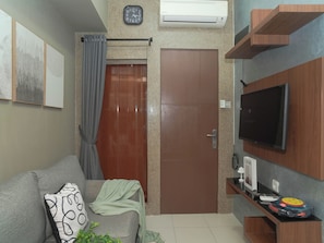 Standard Apartment | Living room - Cozy 2Br At Apartment De Paradiso Pluit (Jakarta)
