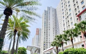 Exterior - Restful 2Br With Sea View At Apartment Green Bay Condominium (Jakarta)