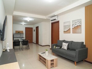Room - Restful 2Br With Sea View At Apartment Green Bay Condominium (Jakarta)
