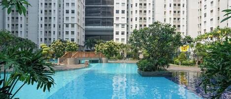 สระว่ายน้ำ