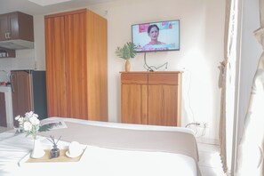 Standard Studio - Serene Studio Apartment At Margonda Residence 2 (Depok)