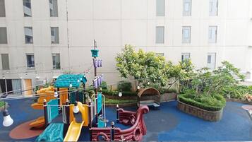 Children’s play area – outdoor