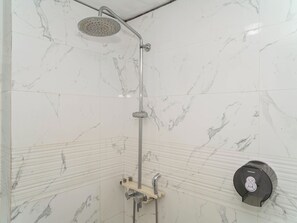 Standard-Apartment | Badezimmer