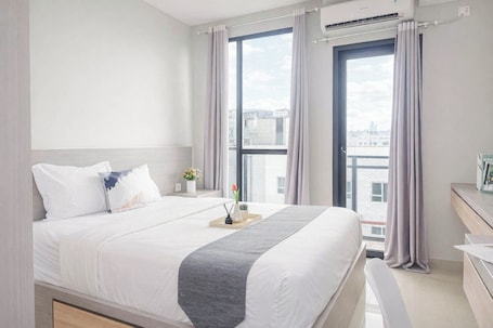 Interior. Comfy Studio For 2 Pax At Monroe Tower Apartment