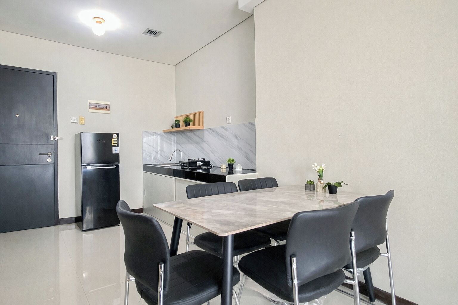 Standard Apartment | Dining room