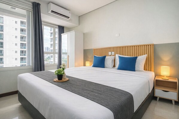 Standard Studio - Functional Studio For 2 Pax At Nifarro Park Apartment (Jakarta)