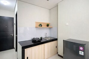 Interior - Functional Studio For 2 Pax At Nifarro Park Apartment (Jakarta)