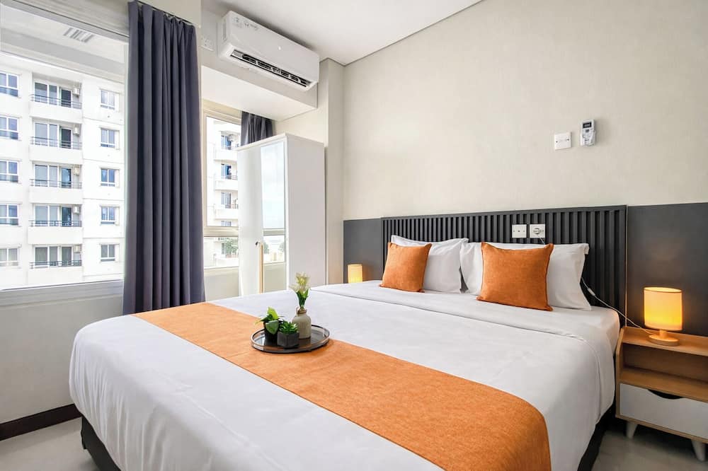 Wonderful Studio At Apartment Nifarro Park Near Pasar Minggu Station