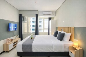 Standard Studio - Strategic And Neat Studio At Nifarro Park Apartment (Jakarta)