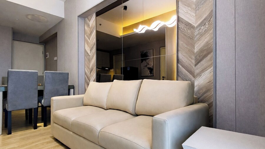 Restful 2Br With City View At Apartment Orchard Supermall Mansion