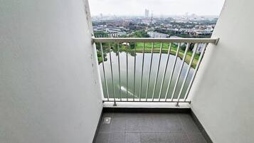 Standard Studio | Balcony