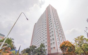 Exterior - Homelike And Minimalist 2Br At Apartment Pinewood (Cileunyi)