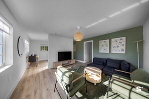 Apartment | Living area - Miami Retreat 1-BD - Parking and Gym (North Miami)