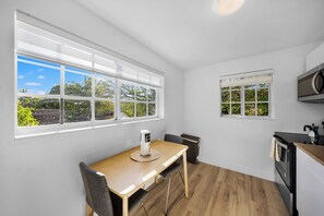 Apartment | Private kitchen - Miami Retreat 1-BD - Parking and Gym (North Miami)