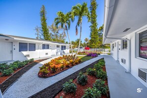 Exterior - Miami Retreat 1-BD - Parking and Gym (North Miami)