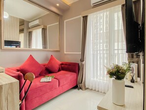 Standard Apartment - Neat And Homey 2Br For 3 Pax At Podomoro Golf View Apartment (Gunung Putri)