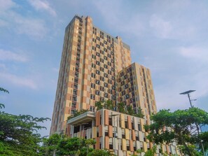 Exterior - Modern Japandi Studio At Sayana Bekasi Apartment (Bekasi)