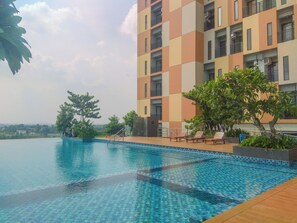 Pool - Modern Japandi Studio At Sayana Bekasi Apartment (Bekasi)