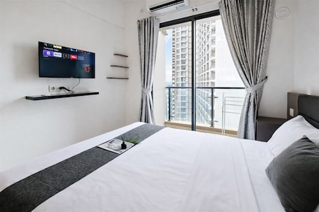 Standard Studio. Studio With Simple Style At Sky House Bsd Apartment