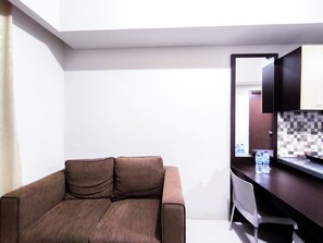 Room - Compact And Warm 2Br At Apartement Skyland City Jatinangor (Hegarmanah)