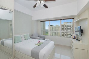 Standard Studio - Serene Studio With City View At Springlake Summarecon Bekasi Apartment (Bekasi)