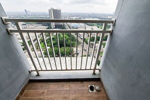 Standard Studio | Balcony view - Cozy Studio Room Apartment Springwood Residence Tangerang (Tangerang)