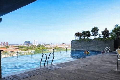 Cozy And Minimalist Space 2Br At Tamansari Papilio Apartment
