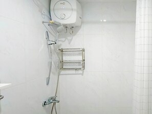 Apartemen | Kamar mandi | Shower
