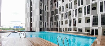 Modern Look Studio At The Alton Apartment