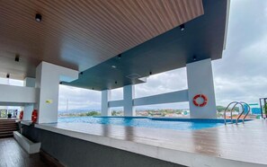 Outdoor pool - Modern Look Studio At The Alton Apartment (Semarang)