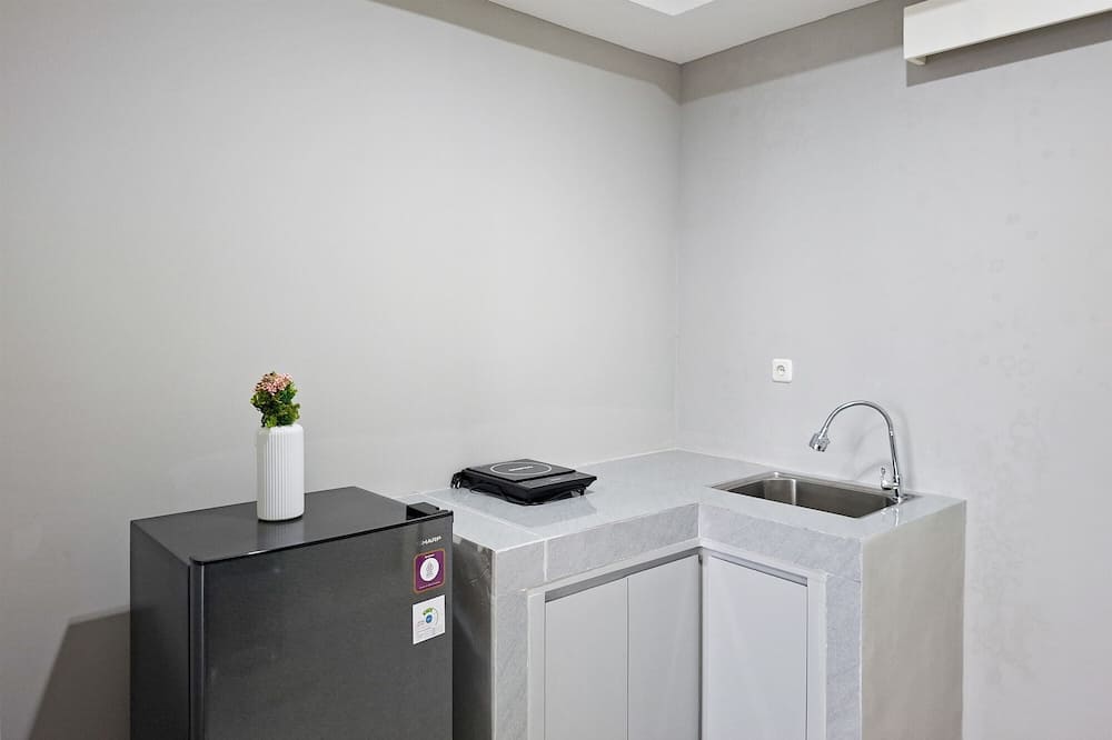 Stunning And Homey Studio Apartment The Ayoma