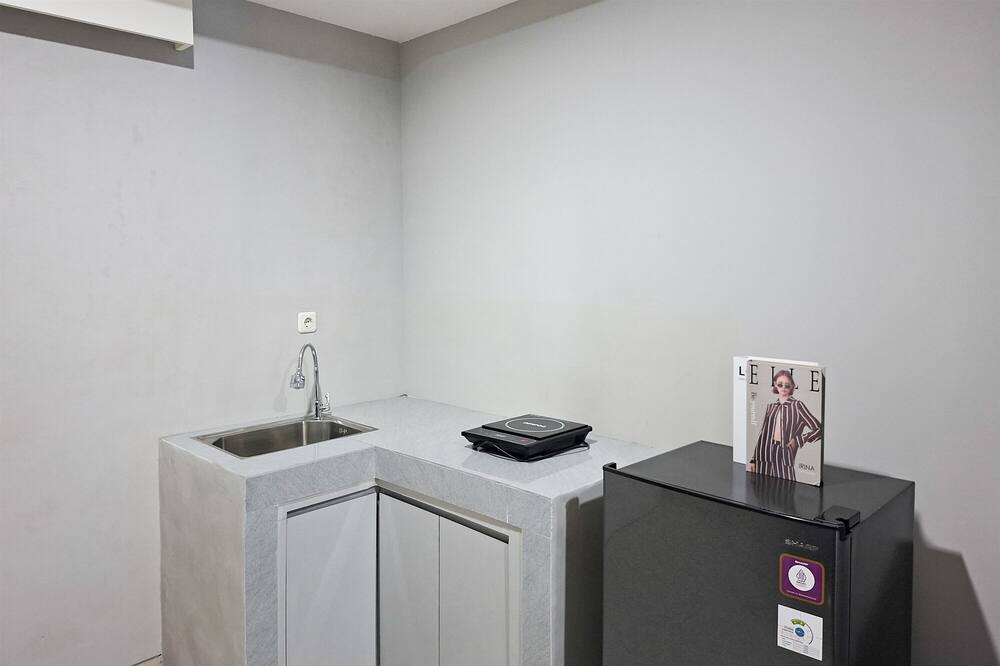 Restful Monochrome Studio At Apartment The Ayoma