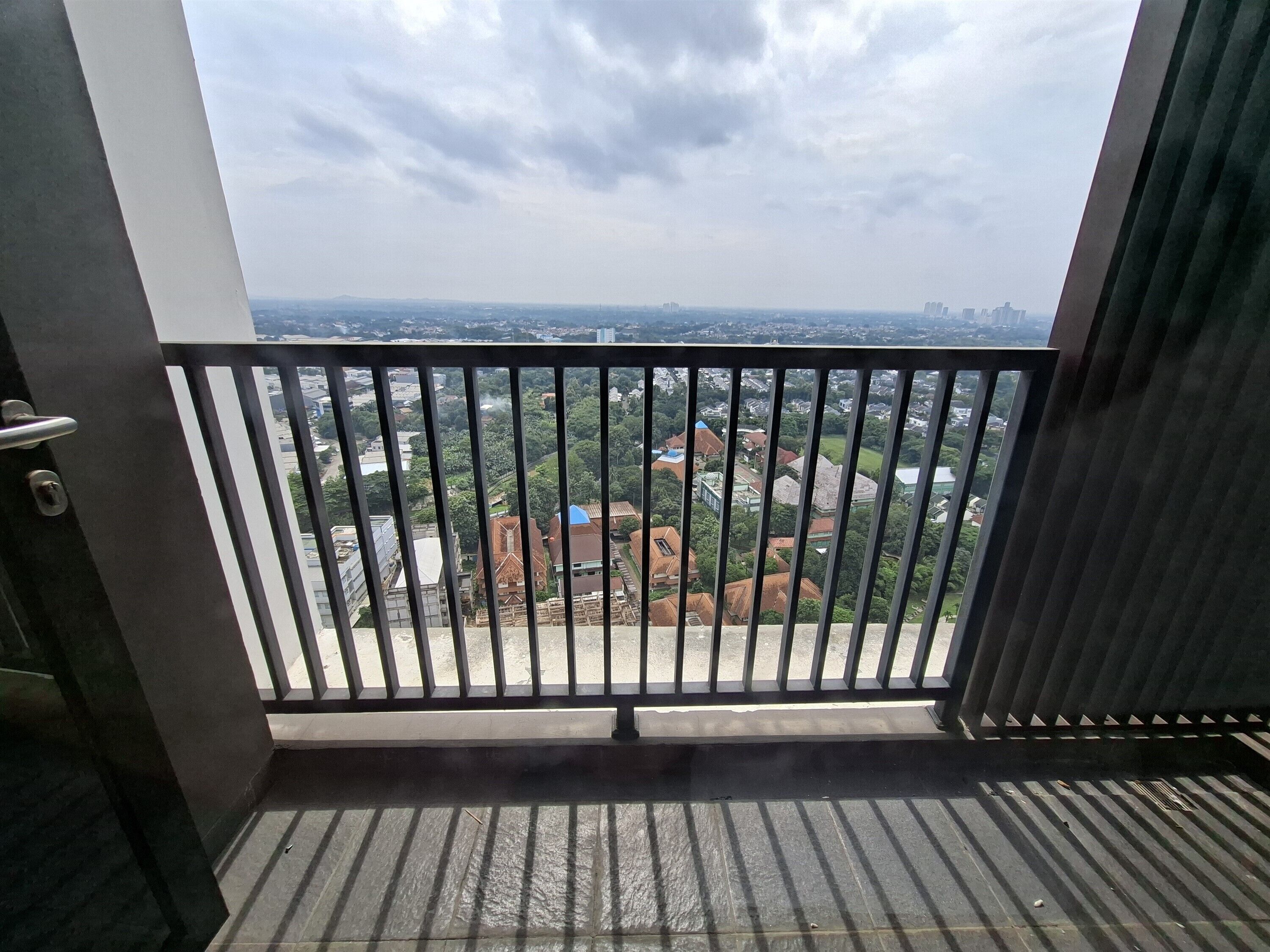 Apartemen Standar | Pemandangan balkon