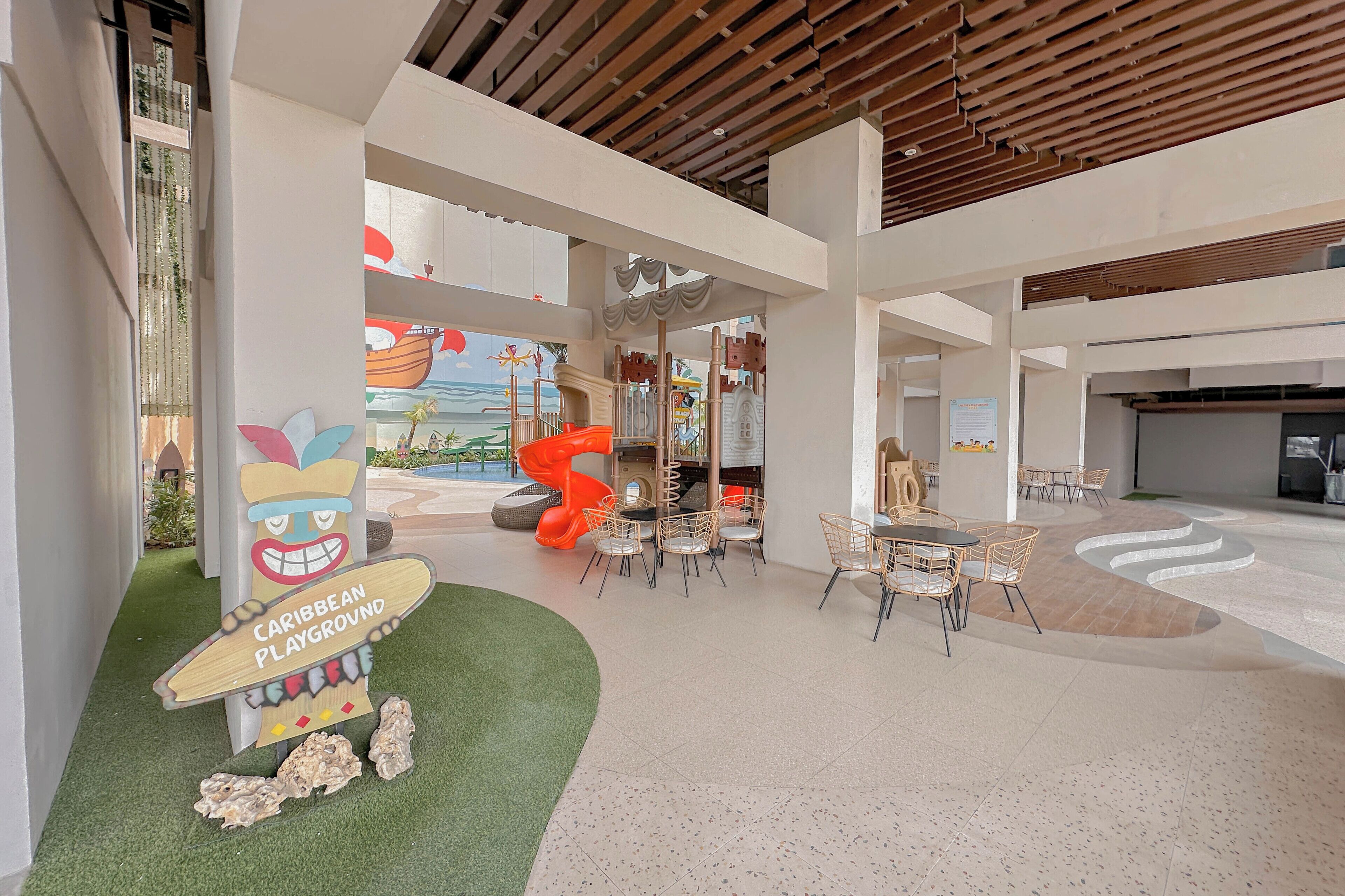 Zona de jocs infantil: coberta