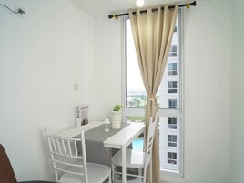 Standard Apartment | Dining room