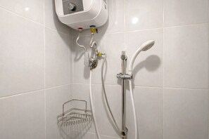 Standard Studio | Bathroom - Nice Space And Pleasant Studio At Apartment Tokyo Riverside Pik 2 (Teluknaga)