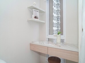 Room - Cozy And Tidy Living Studio At Apartment Tokyo Riverside Pik 2 (Teluknaga)