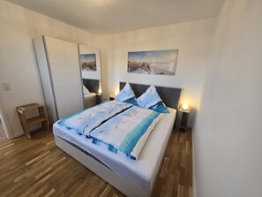 Room - Time out on Rügen - Cozy bungalow apartment with terrace in Sassnitz-Lancken (Sassnitz)