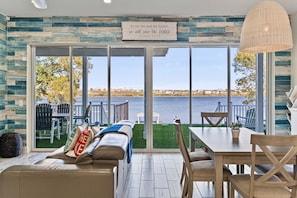 Living area - Costa 3-4BD LakeFront Residence - Peace - Views (Auburndale)
