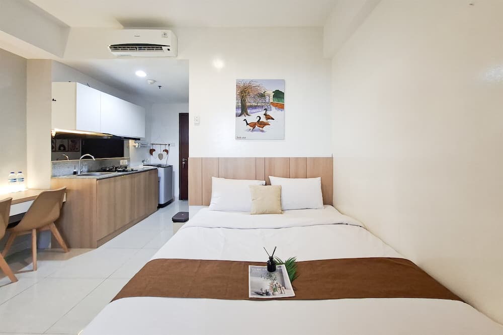 Wooden Touch Restful Studio At Apartment West Vista