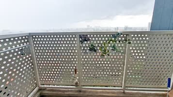 Studio Standar | Pemandangan balkon