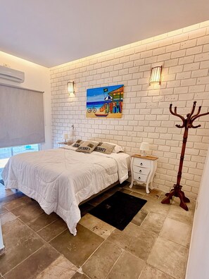 5 bedrooms, iron/ironing board, WiFi, bed sheets - Juquehy Corner (São Sebastião)